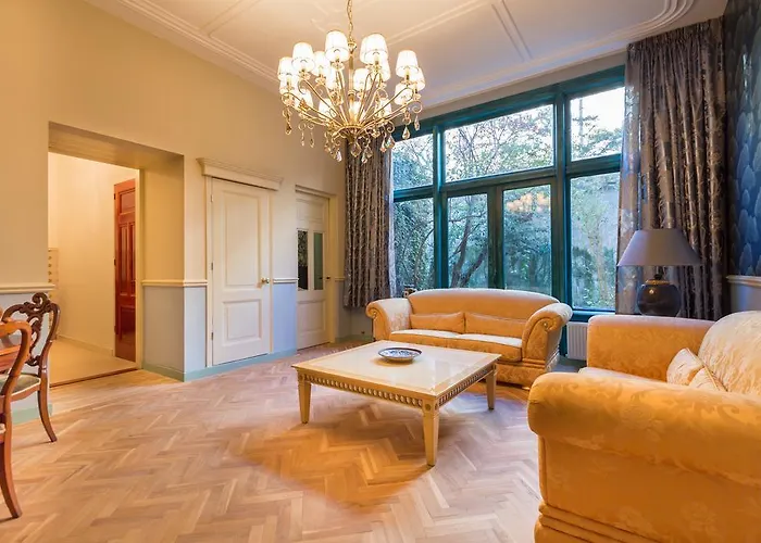 The Royal Suite II - R.Q.C.